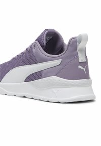 Puma ANZARUN LITE - Tekaški copati za cesto - pale plum silver mist