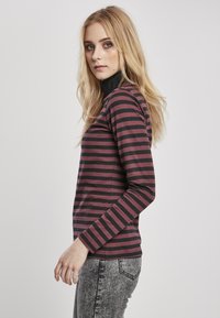 Urban Classics Langærmet T-shirt - cherry/blk