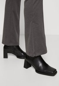 GAP Leggings - Byxor - dark grey