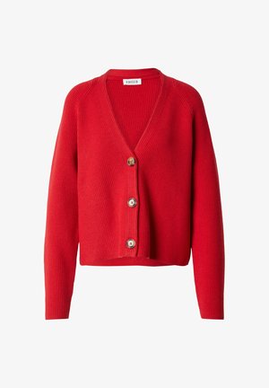 Roter gerippter Cardigan mit V-Ausschnitt, der vorne drei Knöpfe hat und lange Ärmel besitzt. Der strukturierte Stoff verleiht ein gemütliches Aussehen.