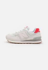 WL574 - Sneakers - reflection