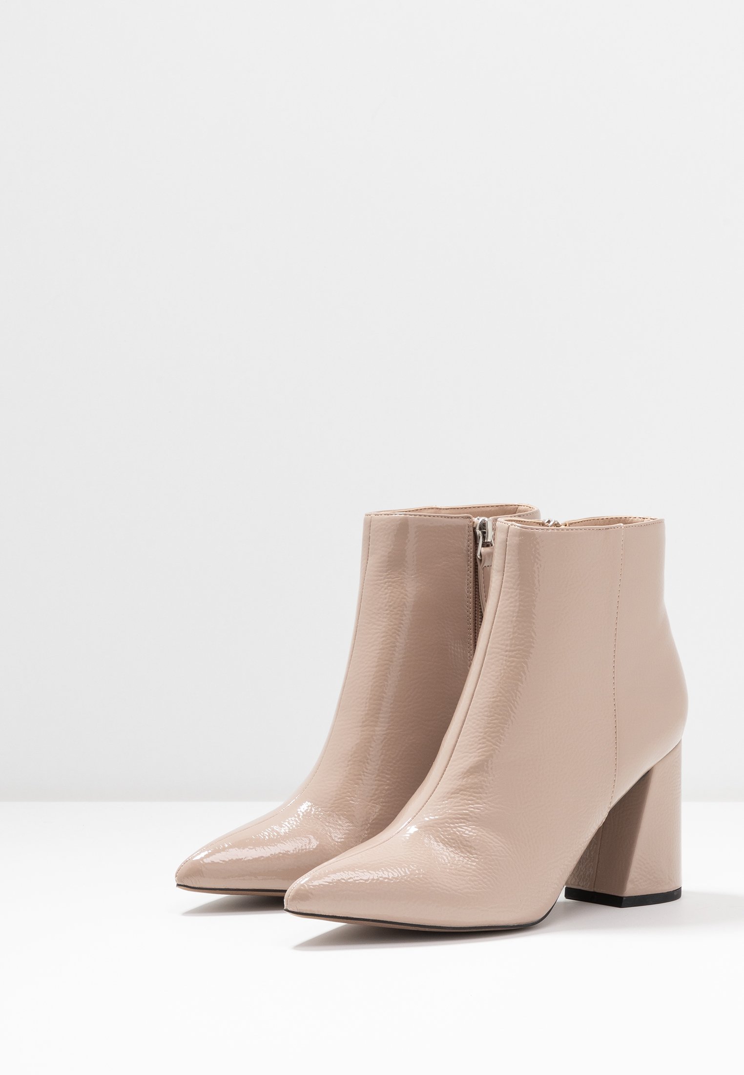 HACKNEY POINT Enkellaarsjes met hoge hak taupe HACKNEY POINT Enkellaarsjes met hoge hak taupe