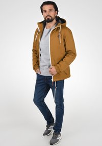 Solid TILDEN - Jachetă subțire - cinnamon