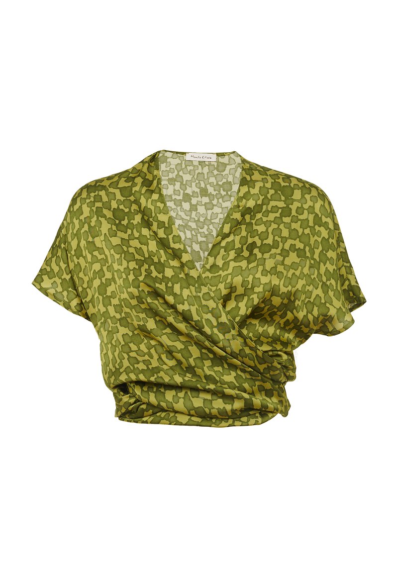 Blusa verde con motivo a fantasia, design avvolgente, maniche corte, morbida consistenza e stampa mimetica sottile. Leggera, adatta per essere indossata a strati.