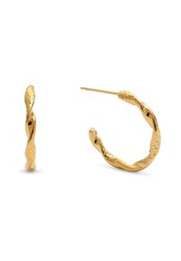 Pendientes de aro de oro con un diseño retorcido, que cuentan con una superficie texturizada y un acabado liso. La forma es circular con un poste delgado.