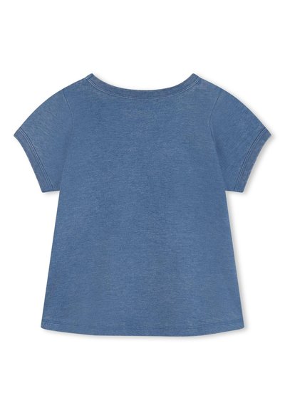 Blauwe, kortemouwen t-shirt met een ronde hals, gemaakt van zachte stof. Heeft een ontspannen pasvorm en een gladde textuur zonder patronen.