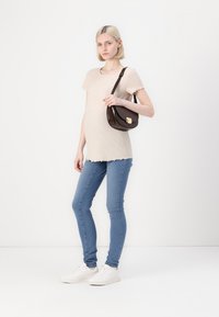 Thumbnail Image 2