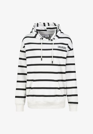 Witte hoodie met zwarte horizontale strepen, verstelbare trekkoorden, kangoeroe-poncho en de tekst "INSPIRE" aan de linkerkant.