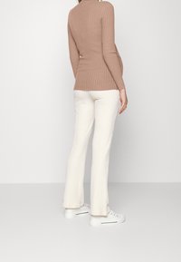 Pieces Maternity Sweter