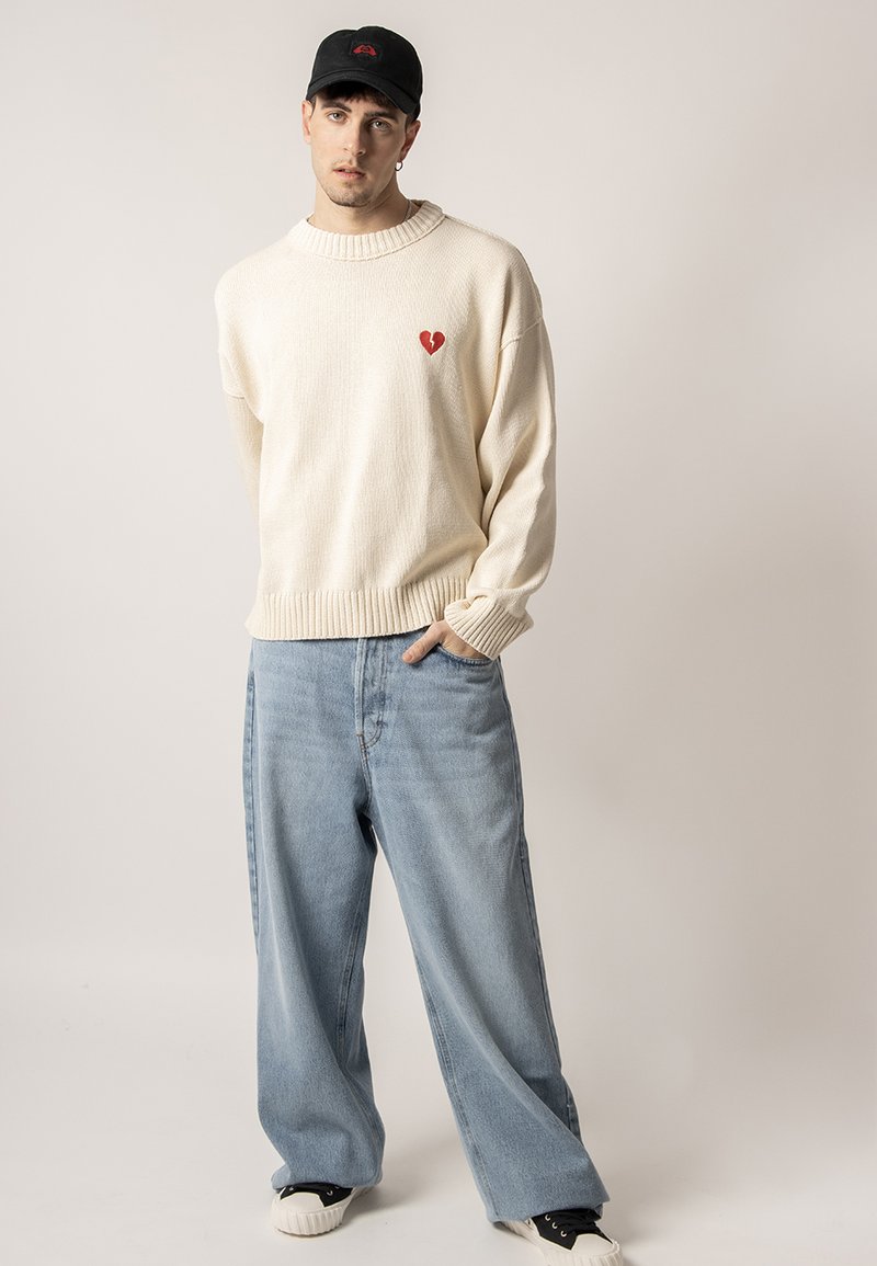 Kaotiko BROKEN HEART UNISEX - Πουλόβερ - ivory