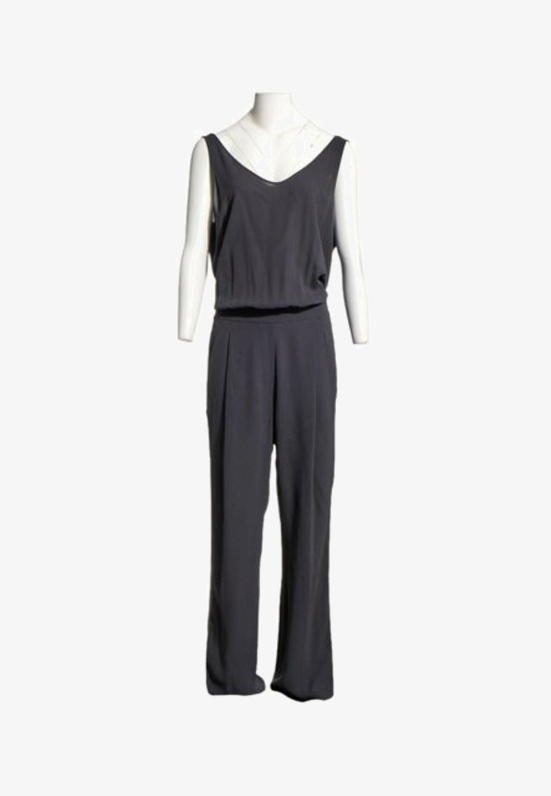 Combinaison sans manches gris foncé avec col en V et pantalon à jambes larges, présentée sur un mannequin blanc sur fond blanc.