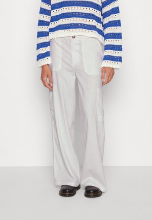 Gina Tricot MALIKA BLEND TROUSERS - Παντελόνι - white