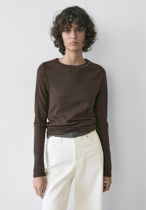 Massimo Dutti RAGLAN SLEEVE - Striktrøje - dark brown