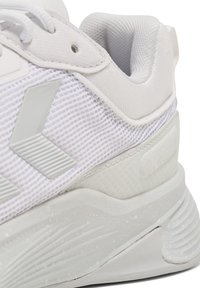 Hummel REACH TR CORE 2.0 - Hardloopschoenen voor op de weg - white