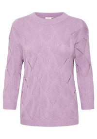 Ljuslila stickad tröja med ett diamantmönster och öppet arbete, rund halsringning samt ribbad mudd och nederkant.