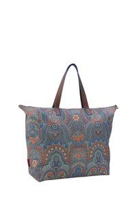 Grote, gestreepte draagtas van duurzaam materiaal met bruin leren handvatten. Voorzien van intrigerende bloem- en paisley ontwerpen in blauw, oranje en groen.
