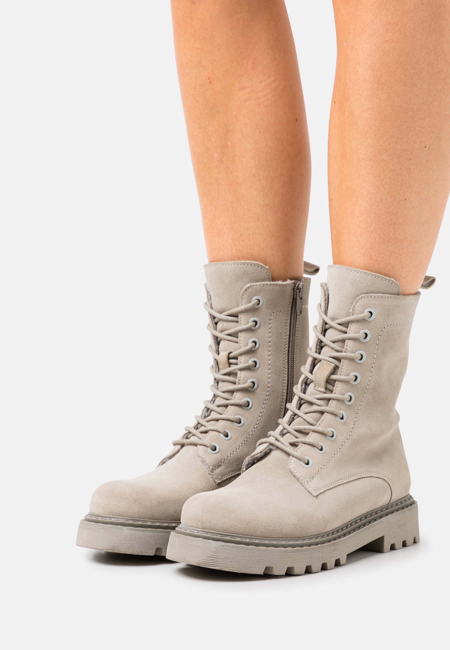 zign hiking boots