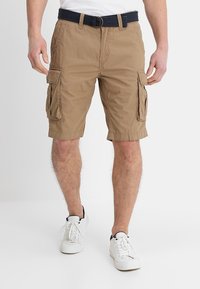 Krótkie spodenki cargo do kolan w kolorze khaki, z bocznymi kieszeniami i czarnym paskiem. Wykonane z lekkiego materiału o trwałej strukturze.