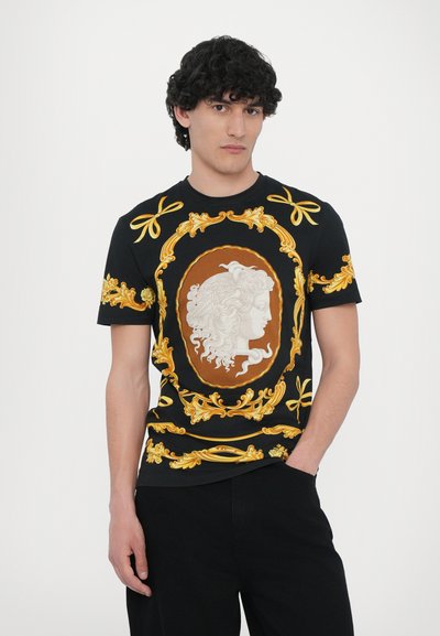 Versace COMPACT MEDUSA CAMEO - Trükipildiga T-särk - black/gold coloured