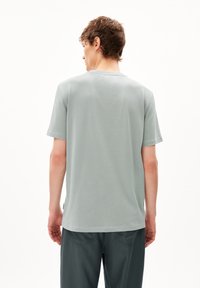 ARMEDANGELS MAARKOS - T-Shirt basic - morning dew