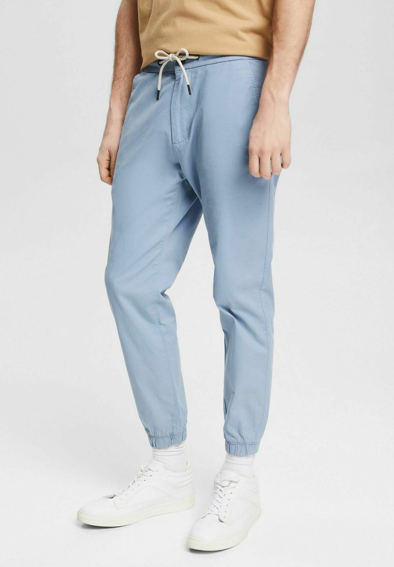 Herren Trainingsanzüge | edc by Esprit LEICHTE Jogginghose blue/blau - UV09661 Herren Trainingsanzüge | edc by Esprit LEICHTE Jogginghose blue/blau - UV09661