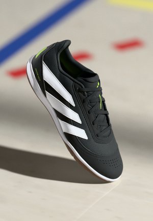 adidas Performance PREDATOR CLUB IN SALA - Innendørsfotballsko - core black/footwear white/lucid lemon