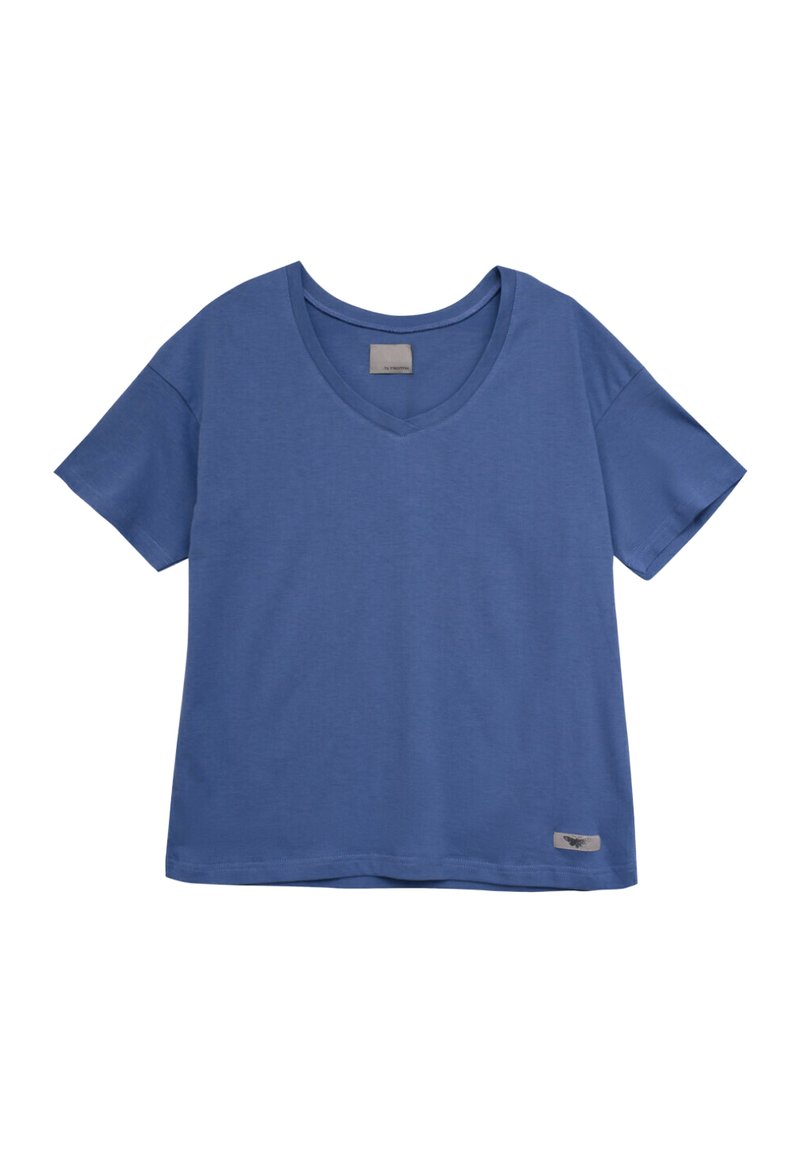 Koszulka z krótkim rękawem, w kolorze jednolitym niebieskim, wykonana z miękkiej bawełny. Posiada małą metkę na dolnej stronie. Prosty, luźny krój.