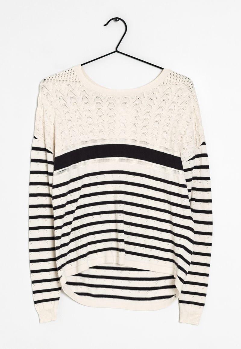 Leichter Strickpullover mit offenem Muster oben, gestreiftem Design in Schwarz und Creme, abgerundetem Saum und lässiger Passform.