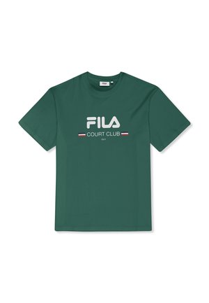 Grünes kurzärmeliges T-Shirt mit Rundhalsausschnitt, weißem "FILA"-Logo und dem Text "COURT CLUB 1911" mittig auf der Vorderseite.