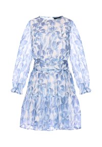 Kék virágmintás ruha áttetsző anyagból, hosszú ujjakkal, övvel a deréknál és lépcsőzetes fodorral az alján.