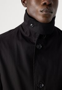 BOSS CLARK - Lietpaltis - black