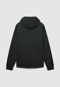 Felpa nera con cappuccio morbido e testurizzato e maniche lunghe. Presenta un orlo dritto e un design minimalista senza loghi o motivi visibili.