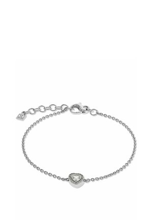 Bracciale in argento con ciondolo a forma di cuore, dotato di una pietra centrale trasparente e di una cornice di pietre più piccole. Chiusura a moschettone.