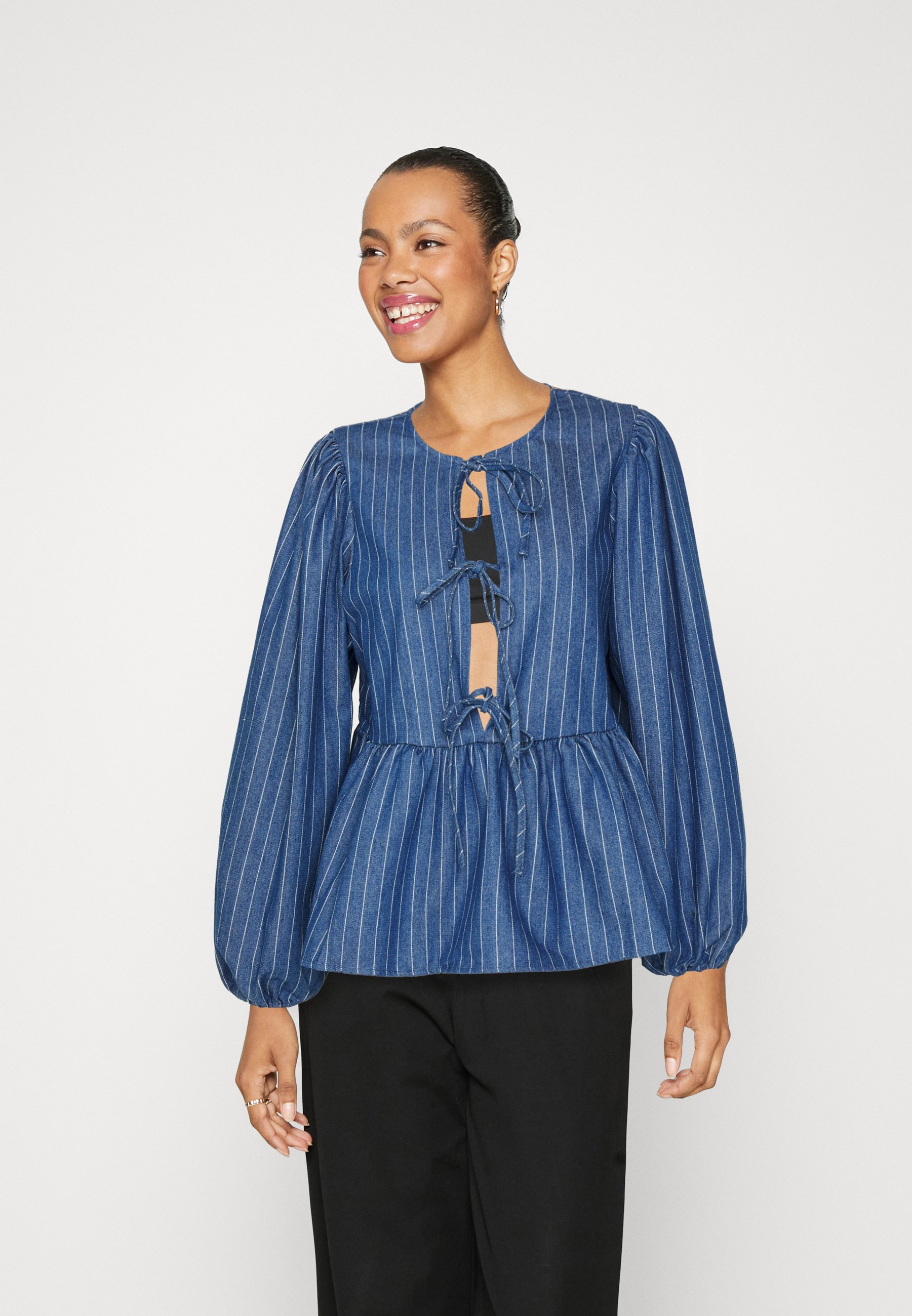 Modello di cucito camicia da donna