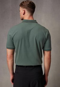 Next ZIP NECK SMART REGULAR FIT - Poloshirts - dark green