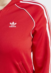 adidas Originals SST PB - Treniņjaka - better scarlet