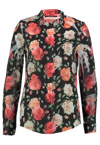 Blomsterbluse med sort baggrund, der har røde og hvide roser. Lange ærmer, knaplukning foran og udsmykket kravedetalje.