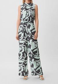 comma Mono - dark blue