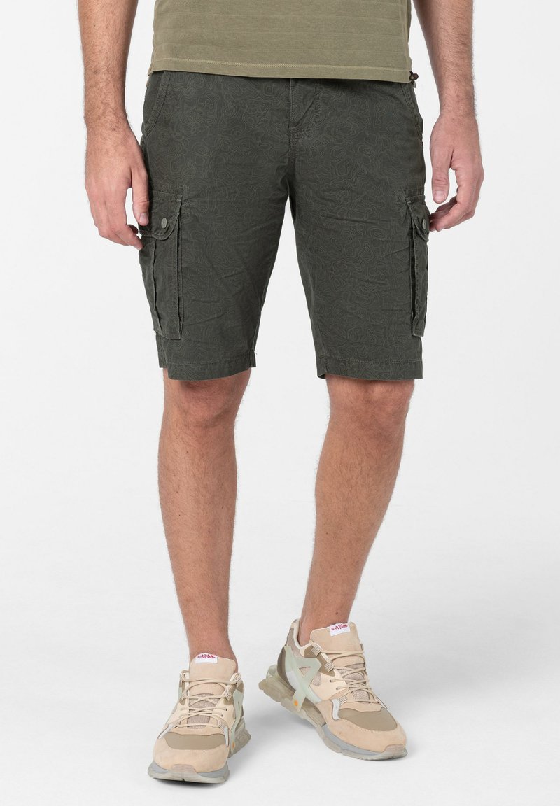 TIMEZONE REGULAR MAGUIRETZ - Shorts - military olive print