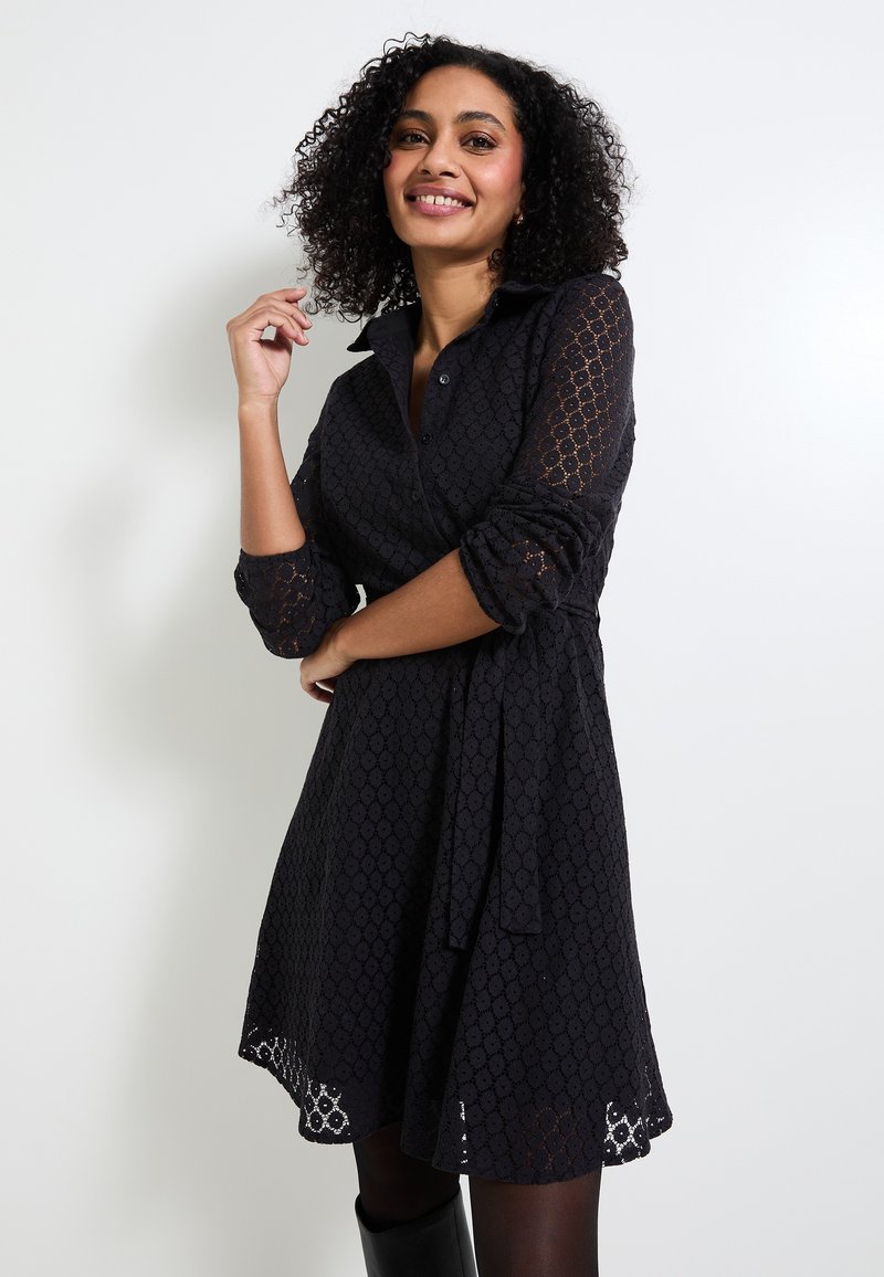 Grain de Malice DÉTAILS AJOURÉS Robe chemise noir
