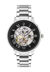 Montre en acier inoxydable argenté avec un cadran noir, design squelettique révélant les mécanismes internes, index en chiffres romains pour les heures, et trois aiguilles.
