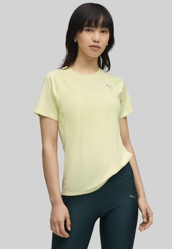 W RUN VELOCITY - Sport T-Shirt - gold moon