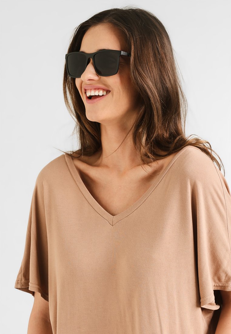 Le Specs MASTER TAMERS - Occhiali da sole - smoke mono/nero - Zalando.it