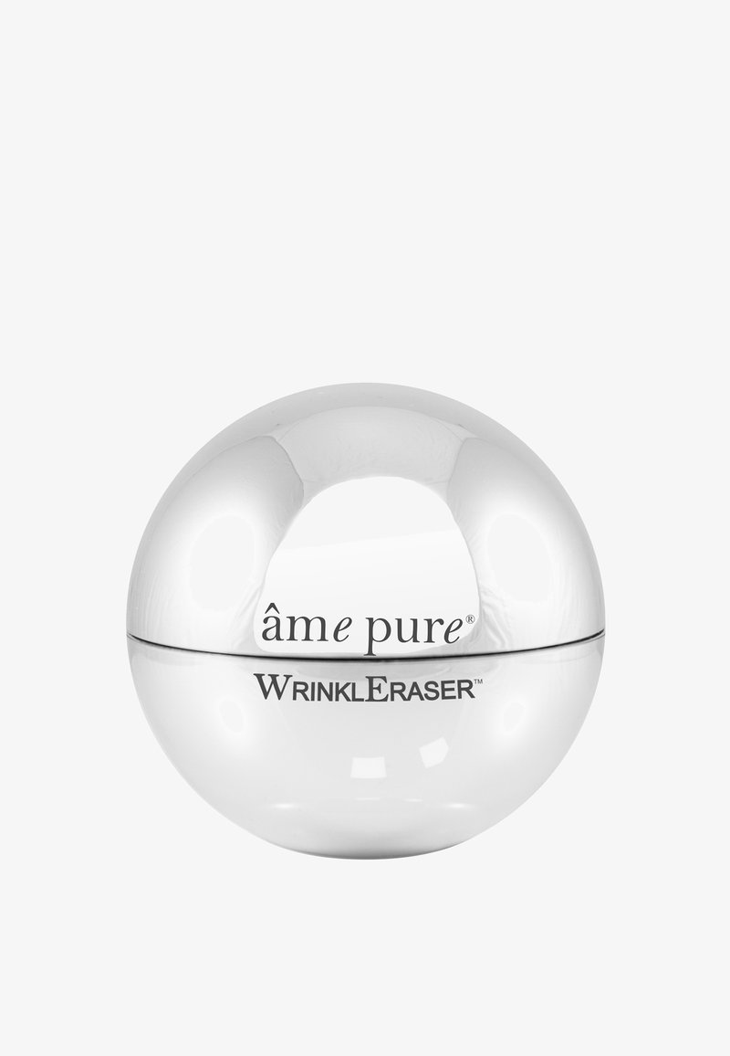 Sølv kugleformet beholder med en blank overflade, mærket "âme pure WrinkleEraser." Designet er glat med en minimalistisk æstetik.