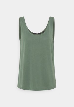 Débardeur sans manches vert avec une encolure dégagée, fabriqué en un mélange de coton doux, présente une coupe décontractée et une texture lisse.