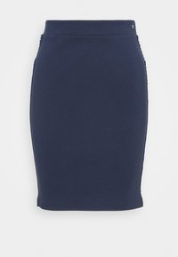 Marinblå blyertskjol i stretchtyg, med en slät textur och hög midja med midjefickor. Inga synliga mönster eller utsmyckningar.