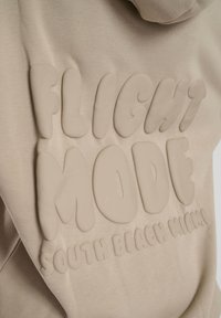 South Beach FLIGHT MODE BACK GRAPHIC  - Jersey con capucha - stone