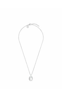 Silverhalsband med en tunn kedja och en oktagonal hänge. Hänget har en polerad yta och en liten logotypaccent.