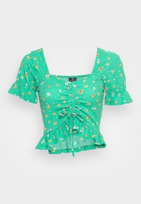 Top floral verde com decote quadrado, mangas curtas com babados, detalhe frente drapeado e bainha em peplum. Feito de tecido texturizado.