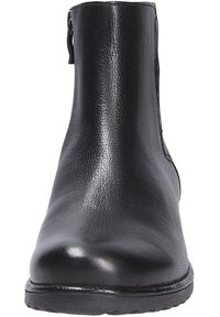 Stivale alla caviglia in pelle nera con una texture liscia, punta arrotondata e chiusura con zip sul lato. Presenta un tacco basso in legno e suola resistente.